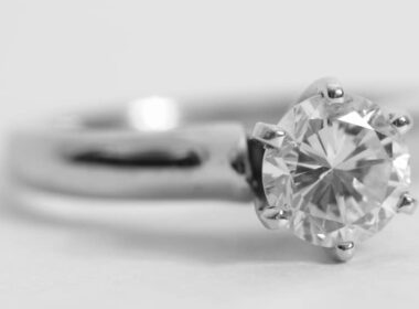 Diamantring mit Einkaräter Diamant
