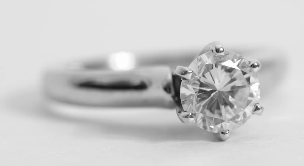 Diamantring mit Einkaräter Diamant